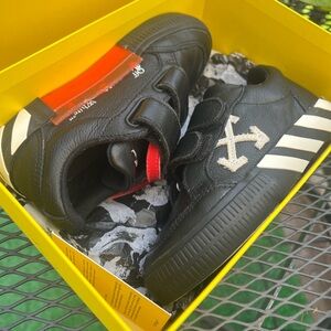 Off white kids sneakers size 29